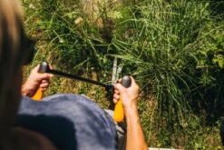 Fiskars Græs Og Hækkesaks Med Langt Skaft GS53 -Stihl Butik 64 237 4 j21 1280x1280